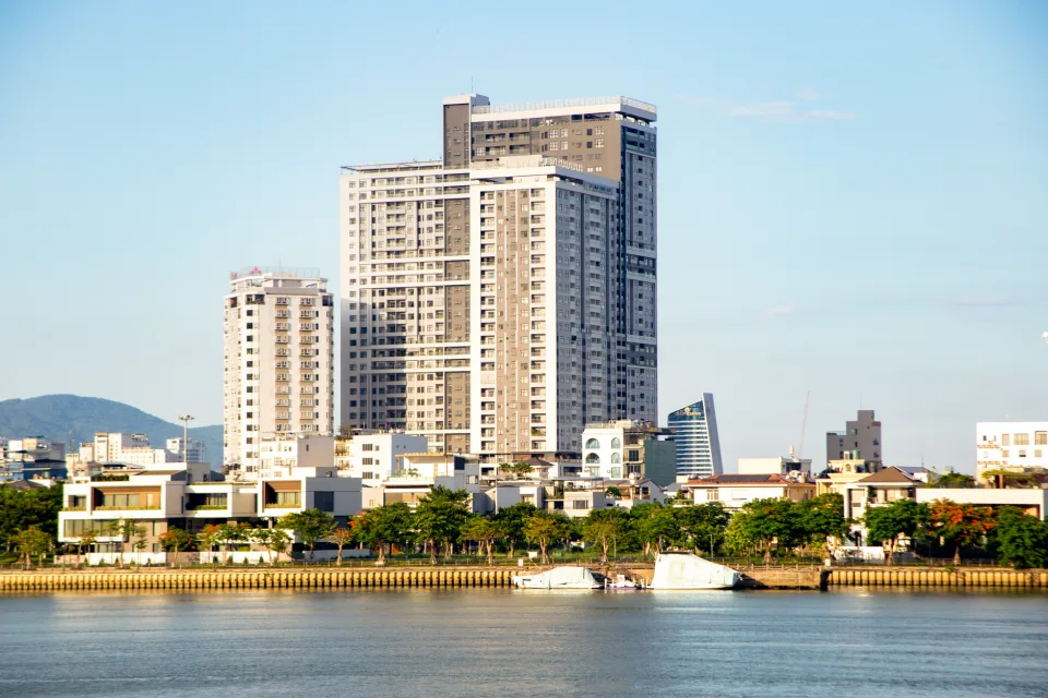 Nhà có sân để xe